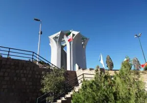 غبارروبی و تجلیل از خانواده شهدا و جانبازان هشت سال دفاع مقدس